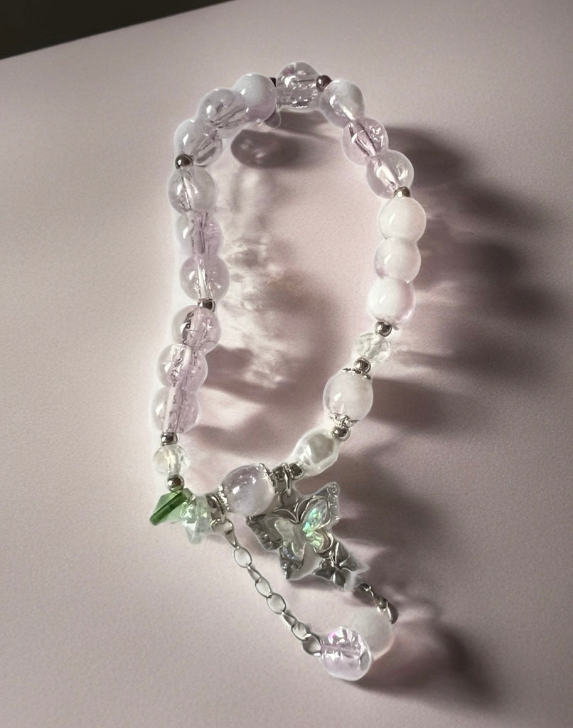 Soft Tone Butterfly Pendant Mix Bead Bracelet: MIX COLOR / ONE(12)